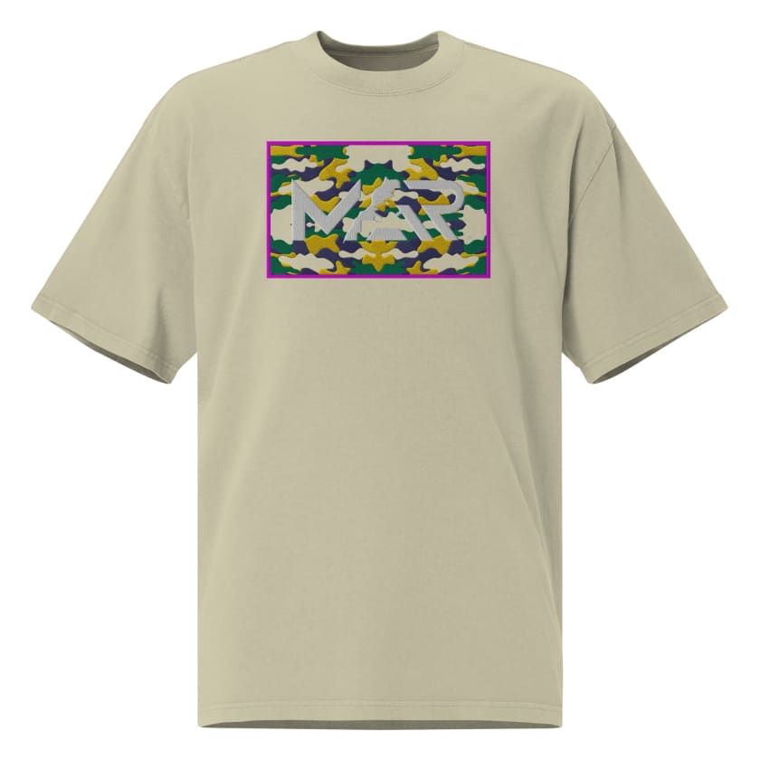 Le t-shirt MAR camou brodé oversize délavé unisexe.