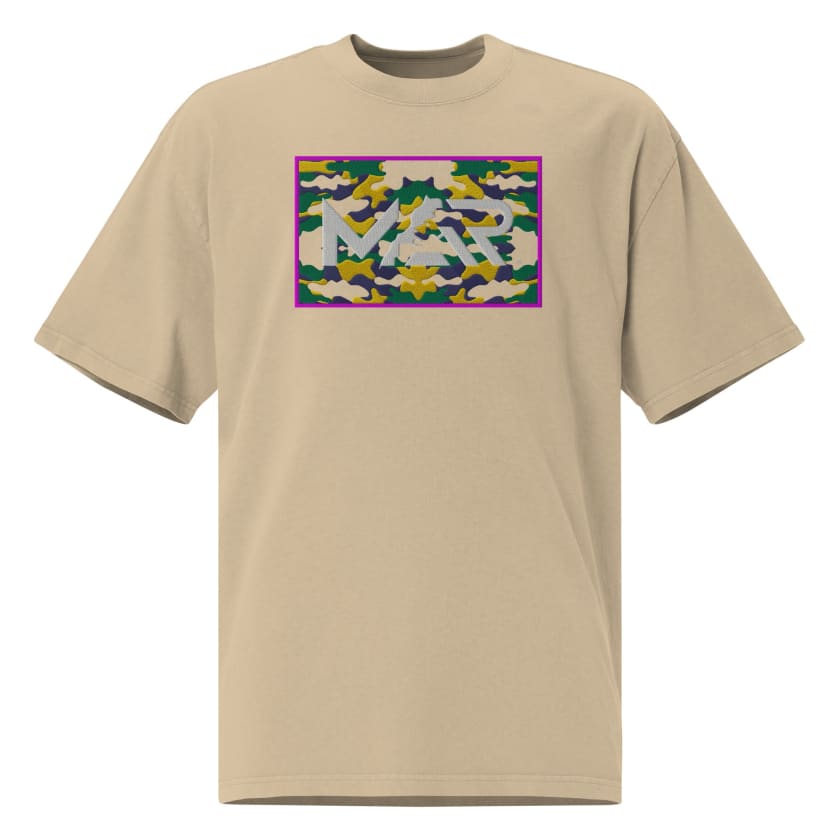 Le t-shirt MAR camou brodé oversize délavé unisexe.
