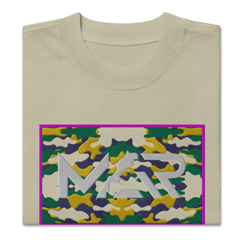 Le t-shirt MAR camou brodé oversize délavé unisexe.