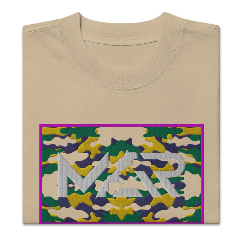 Le t-shirt MAR camou brodé oversize délavé unisexe.